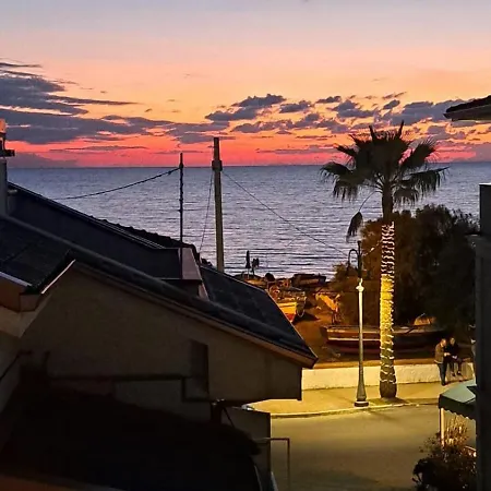 Апартаменты L'angolo Sul Mare *